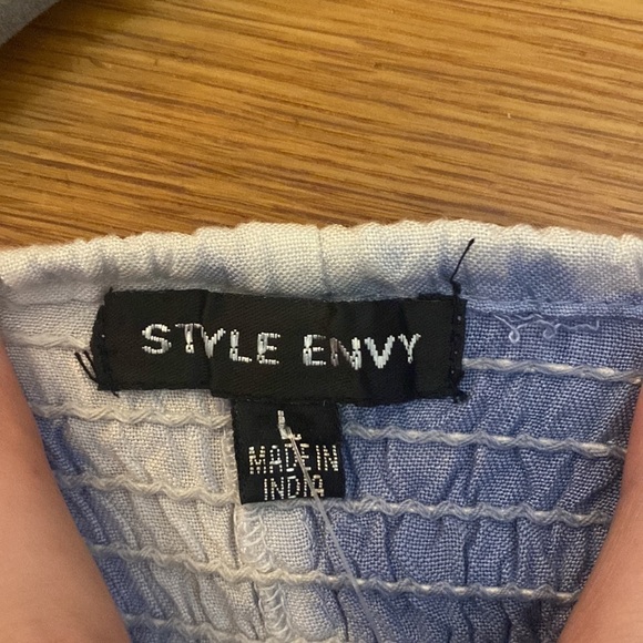 Style Envy Women’s Blue and White Tie Dye Shirt Size L - Picture 4 of 6